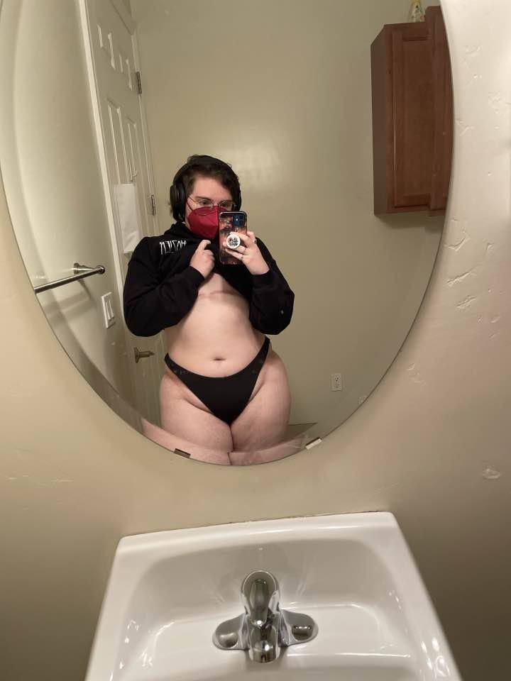 Naughty Amber from Cali exposed #MACrfLyK