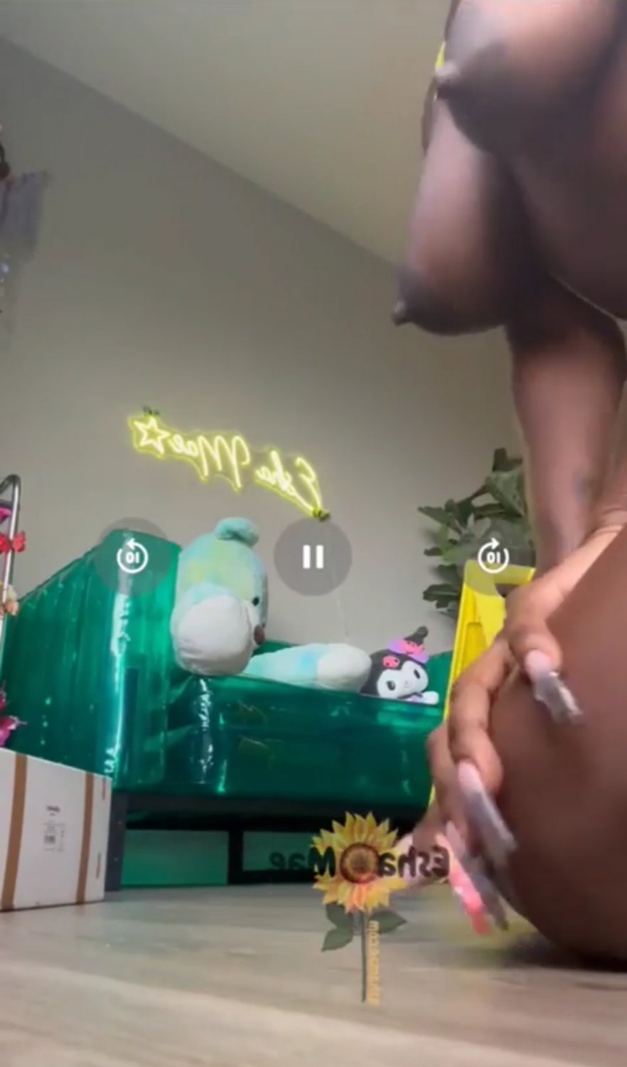 Ẽ$h@ M@ě is.. Slippery When Wet 💦💦💦 #HAcPOmQg